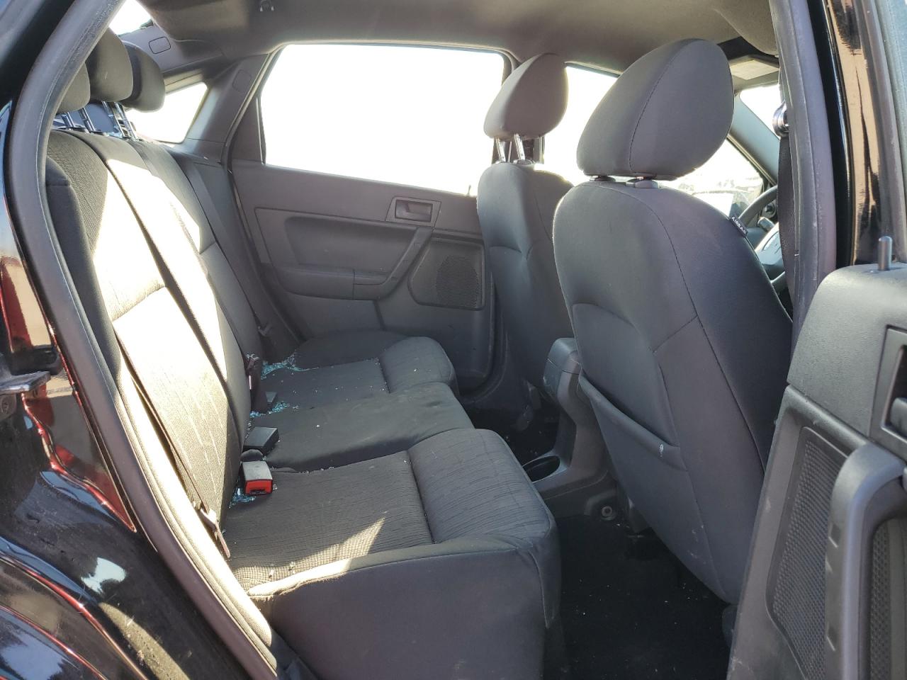 2010 Ford Focus - Image 10