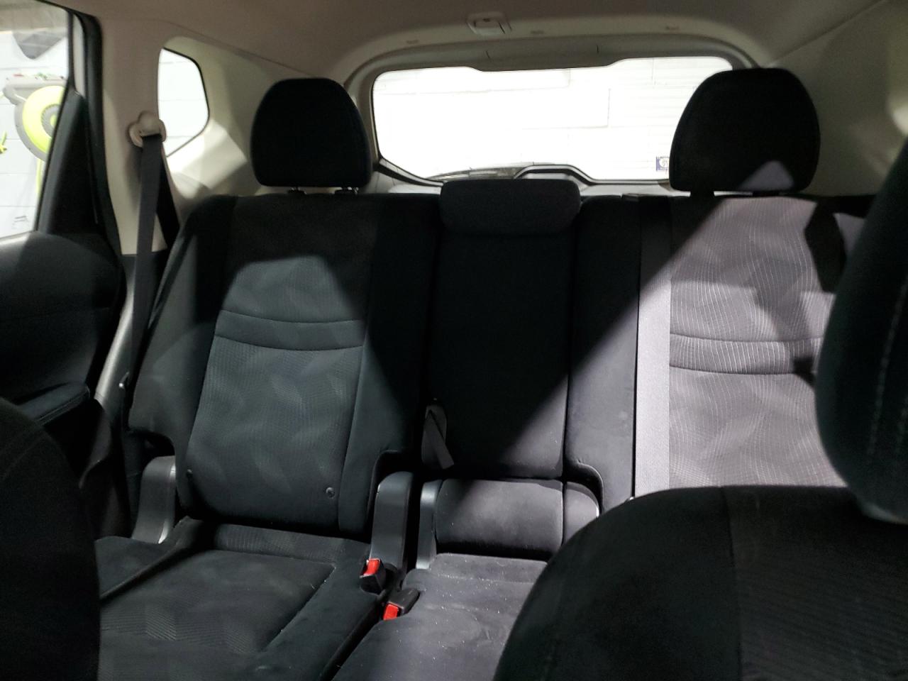 2015 Nissan Rogue - Image 10