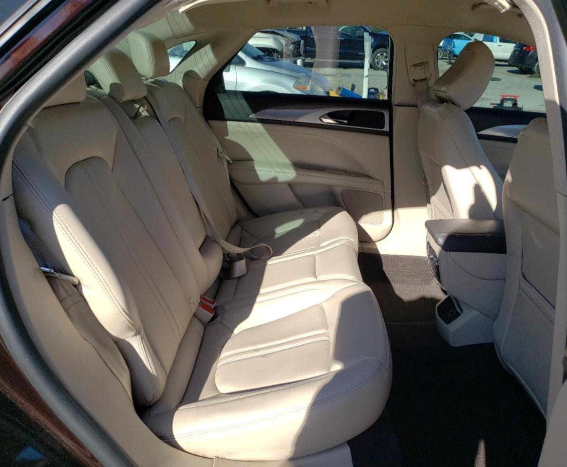 2020 Lincoln MKZ - Image 10