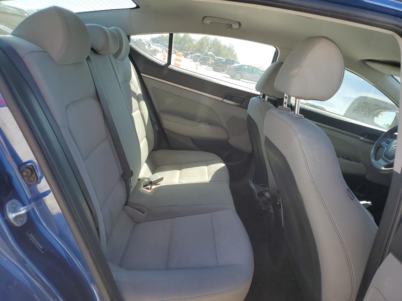 2017 Hyundai Elantra - Image 10