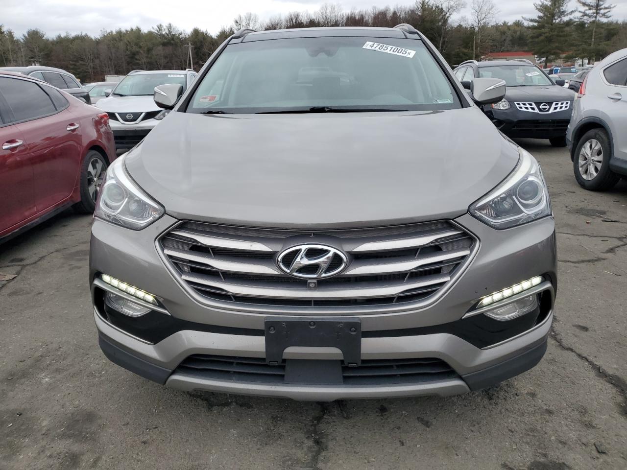2017 Hyundai Santa Fe - Image 5