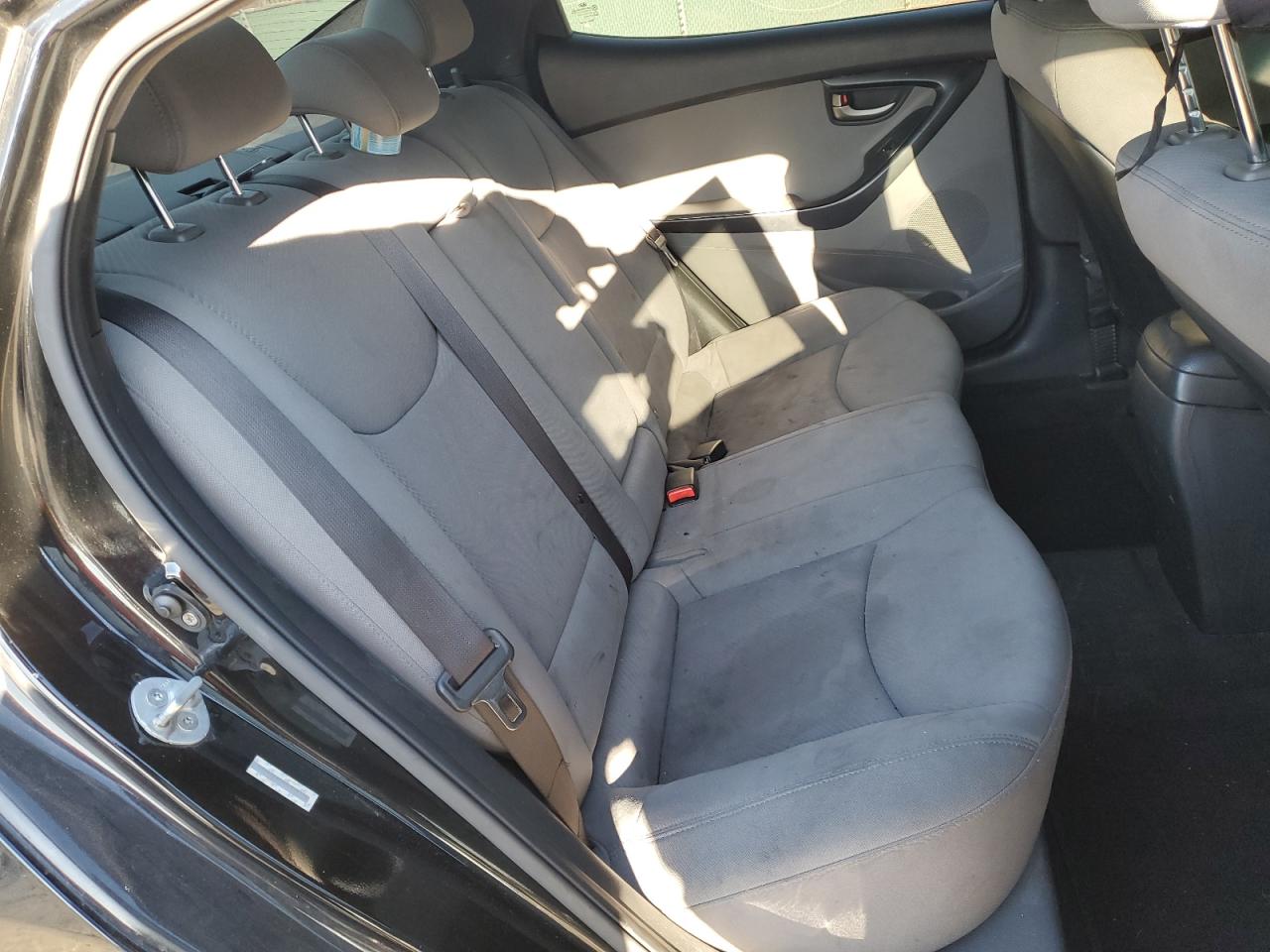 2013 Hyundai Elantra - Image 10