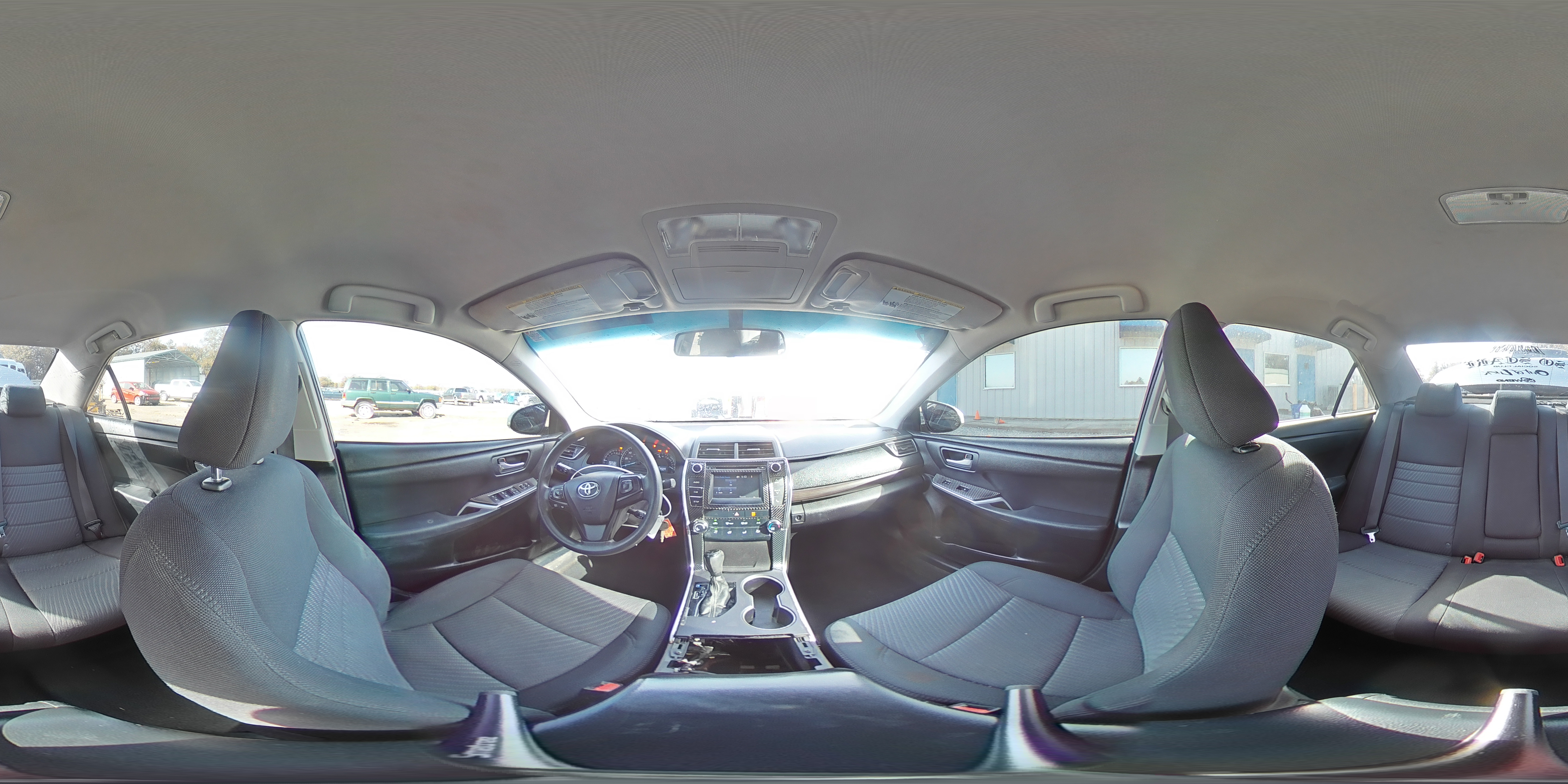 2015 Toyota Camry - Image 14