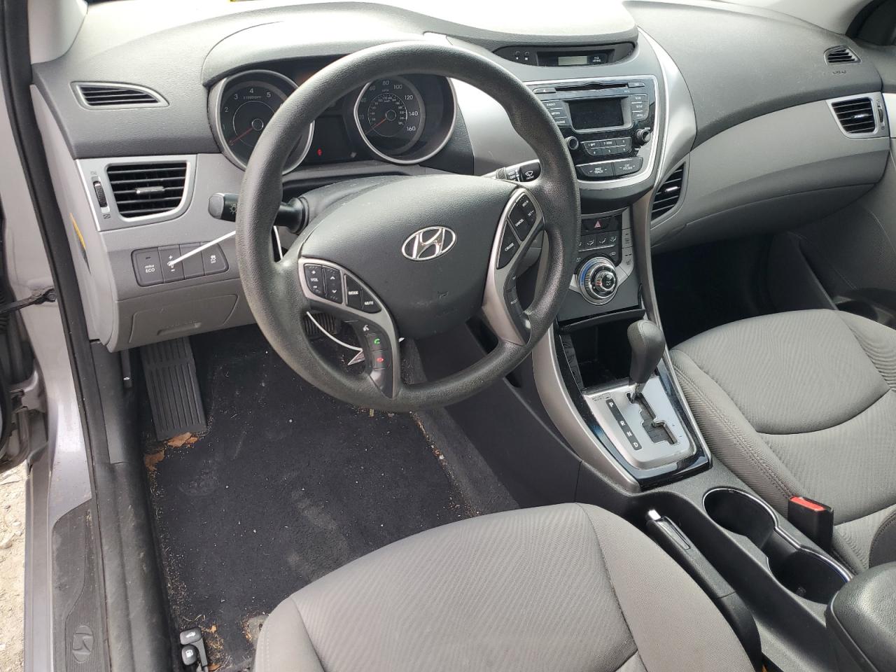 2013 Hyundai Elantra - Image 8