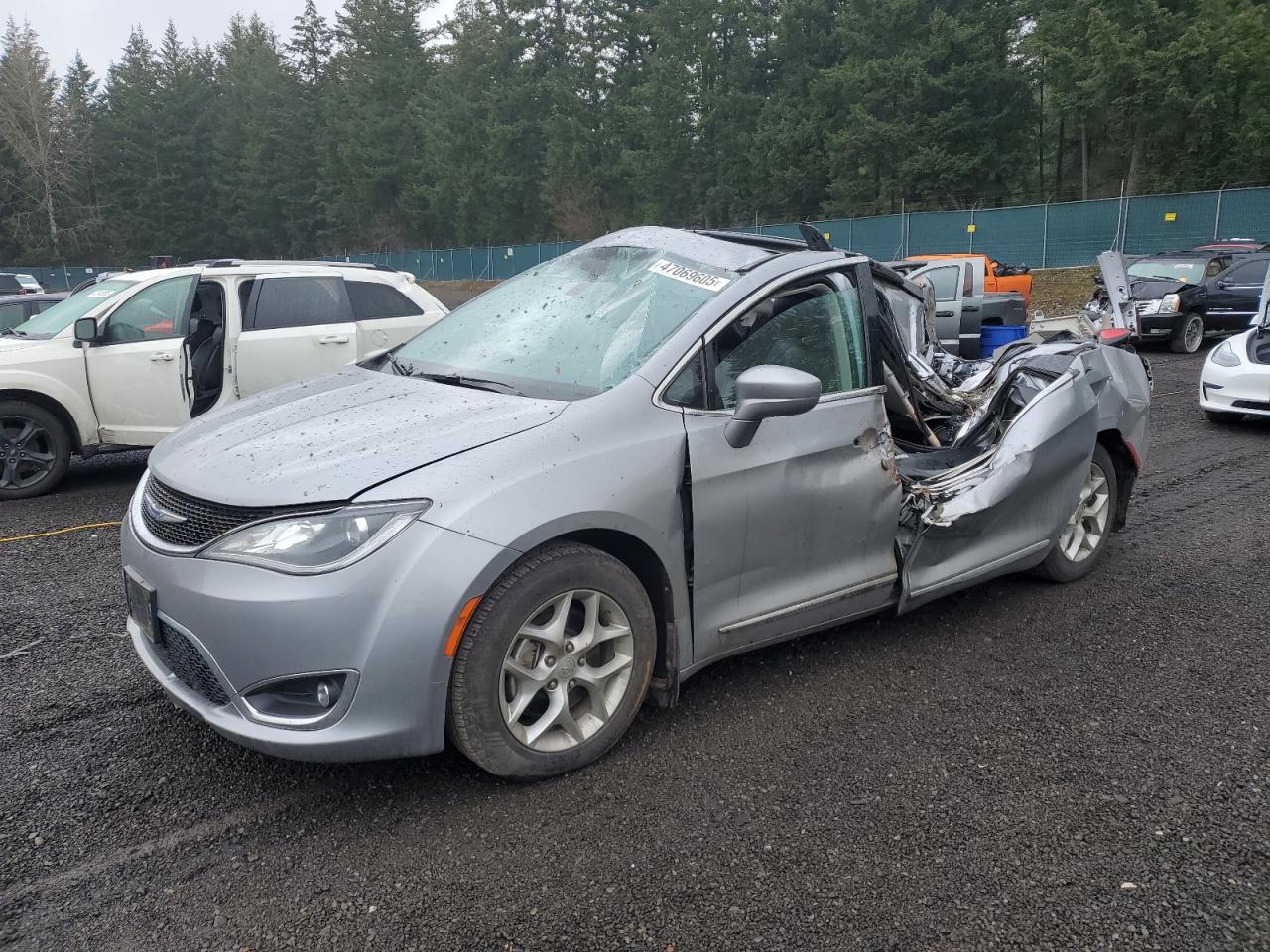 2018 Chrysler Pacifica - Image 1