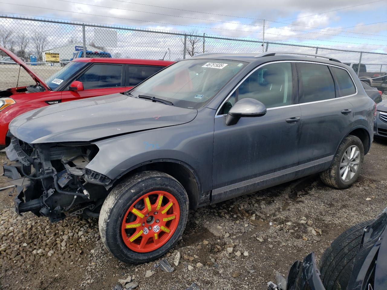2014 Volkswagen Touareg - Image 1