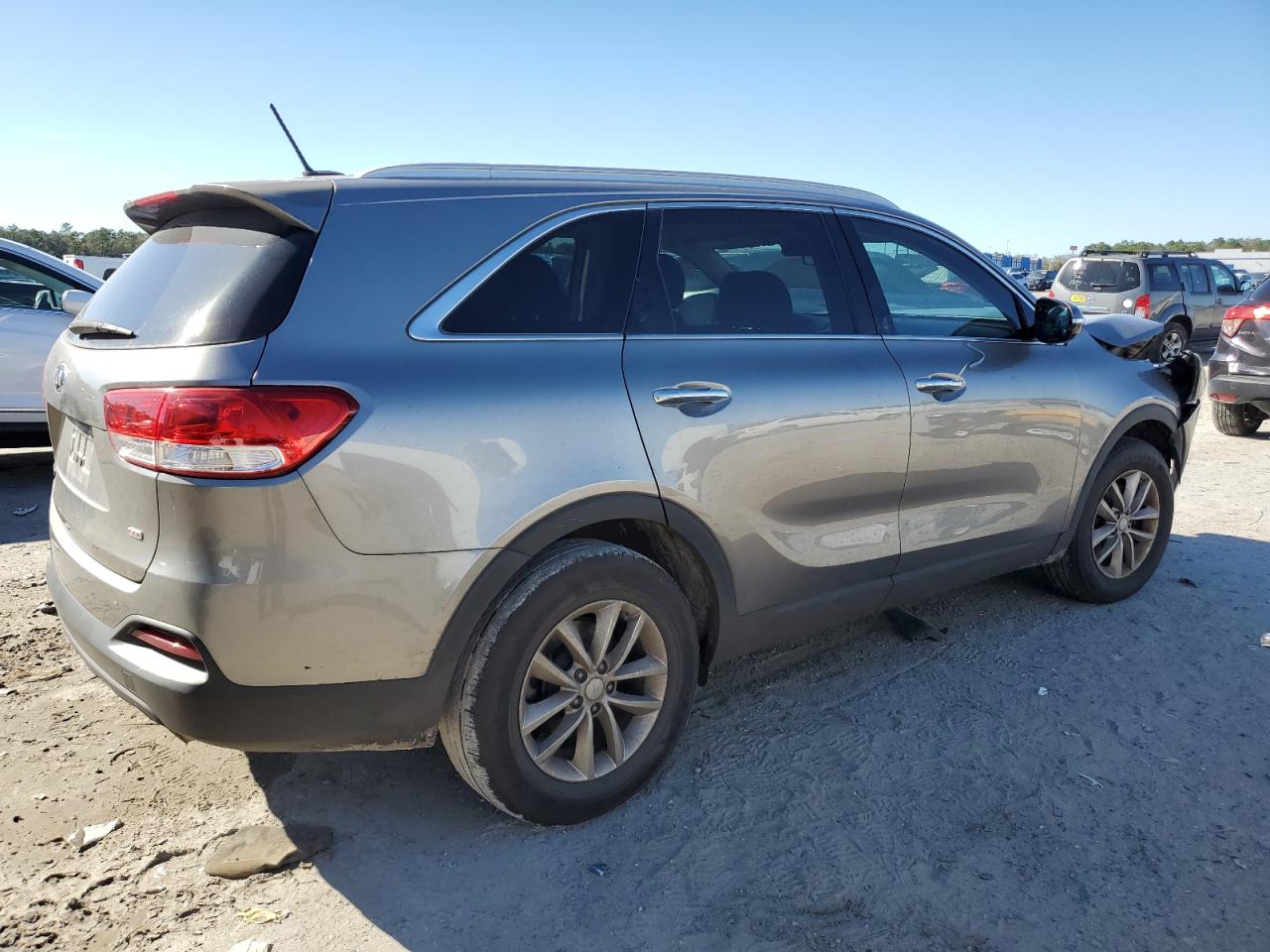 2017 Kia Sorento - Image 3