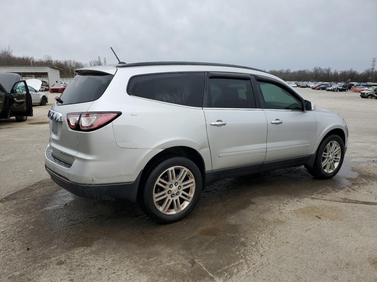 2015 Chevrolet Traverse - Image 3