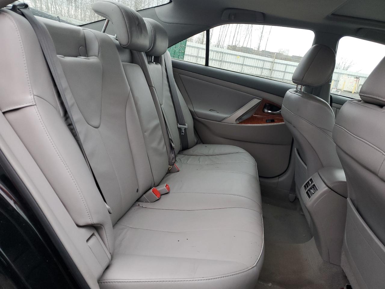 2009 Toyota Camry - Image 10