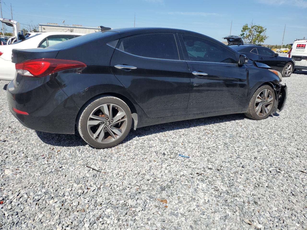 2016 Hyundai Elantra - Image 3