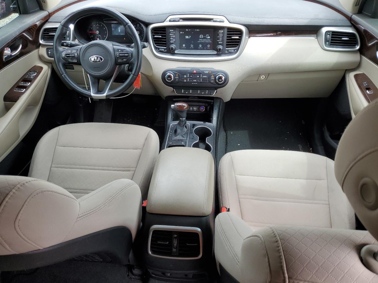 2017 Kia Sorento - Image 8