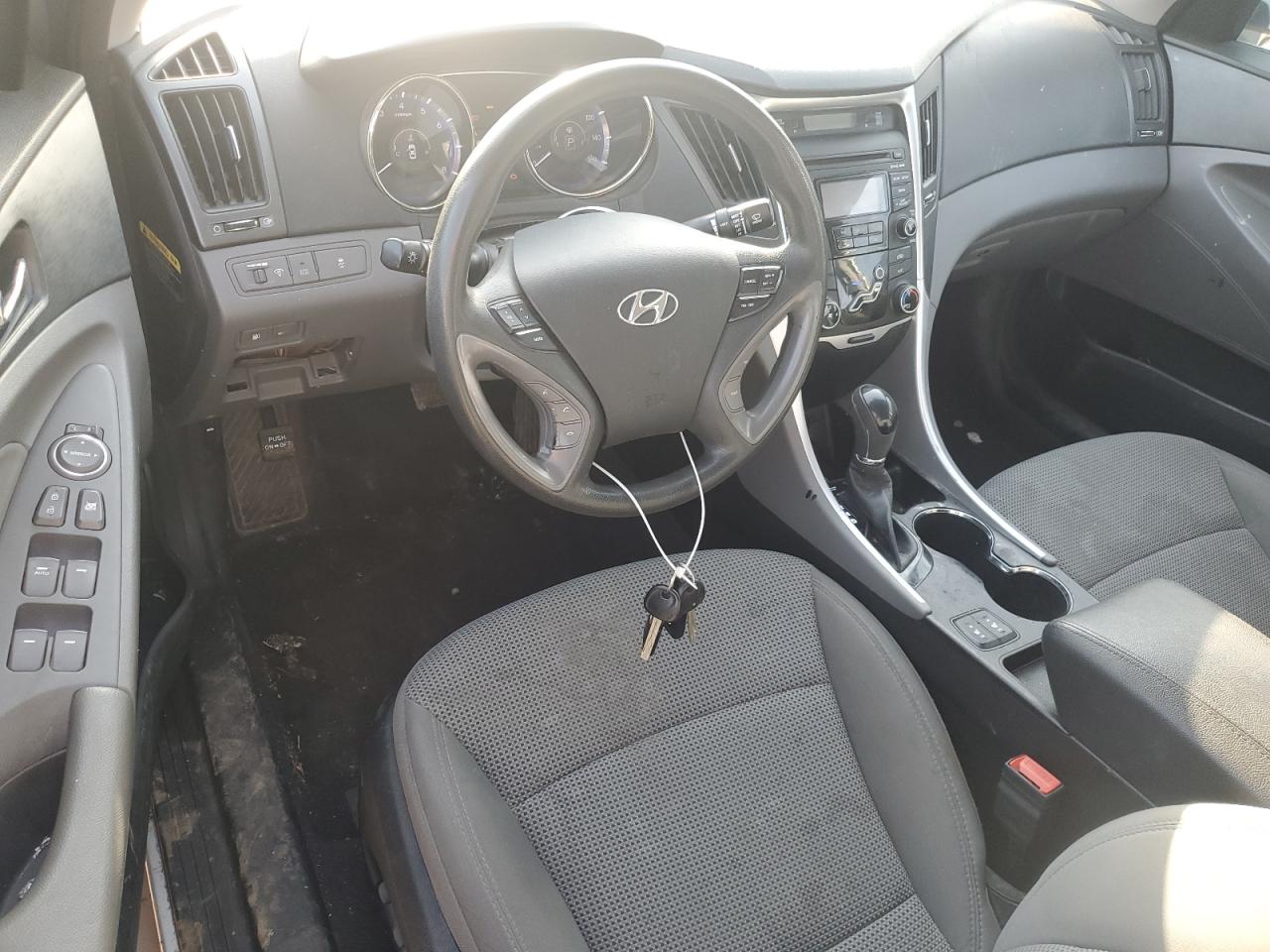 2013 Hyundai Sonata - Image 8