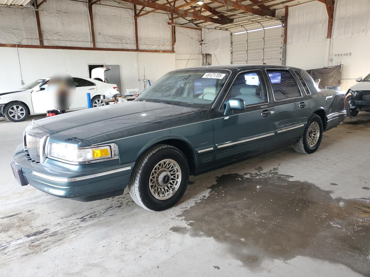 1996 Lincoln Town Car - Image 1