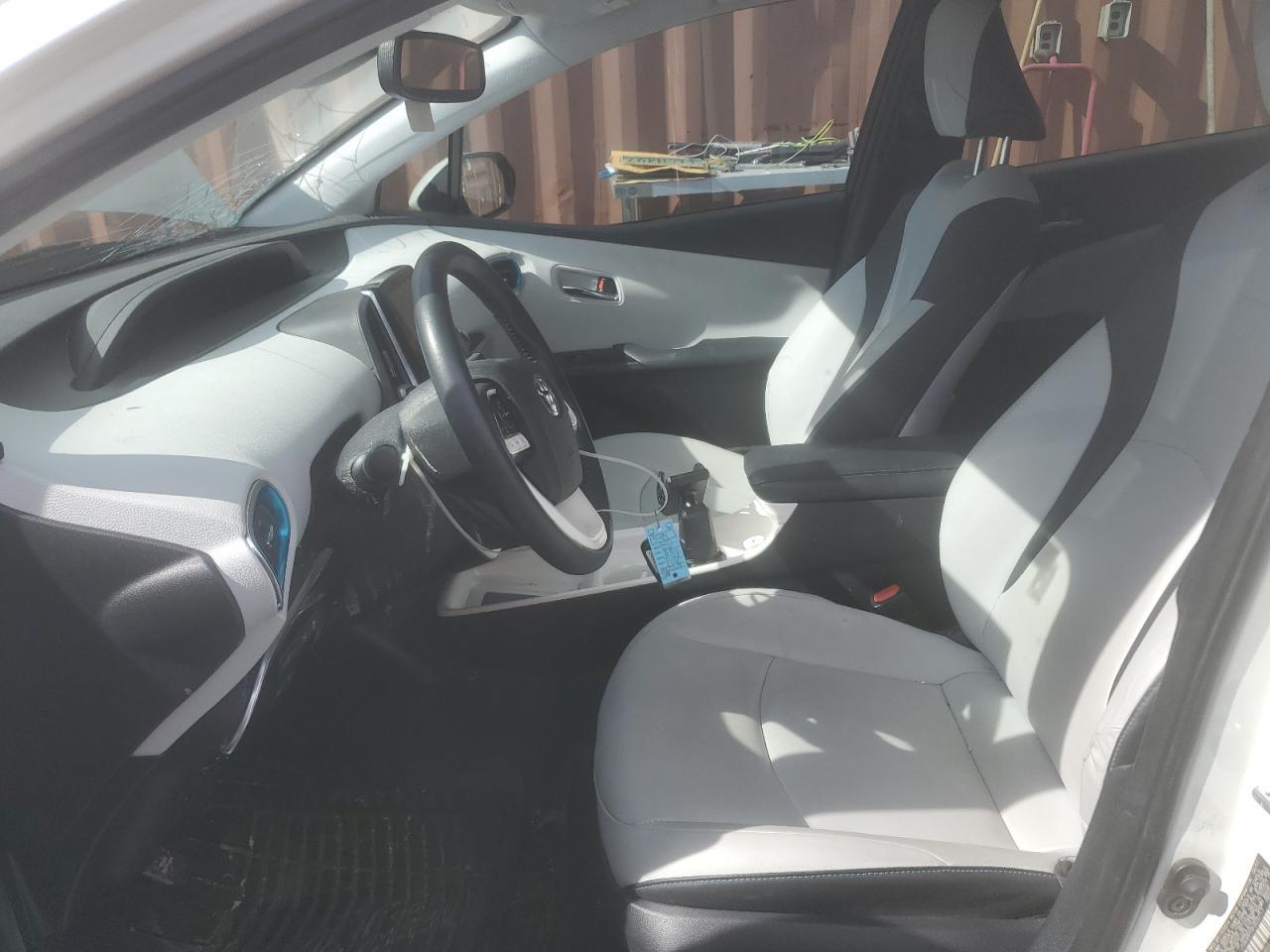 2017 Toyota Prius - Image 7