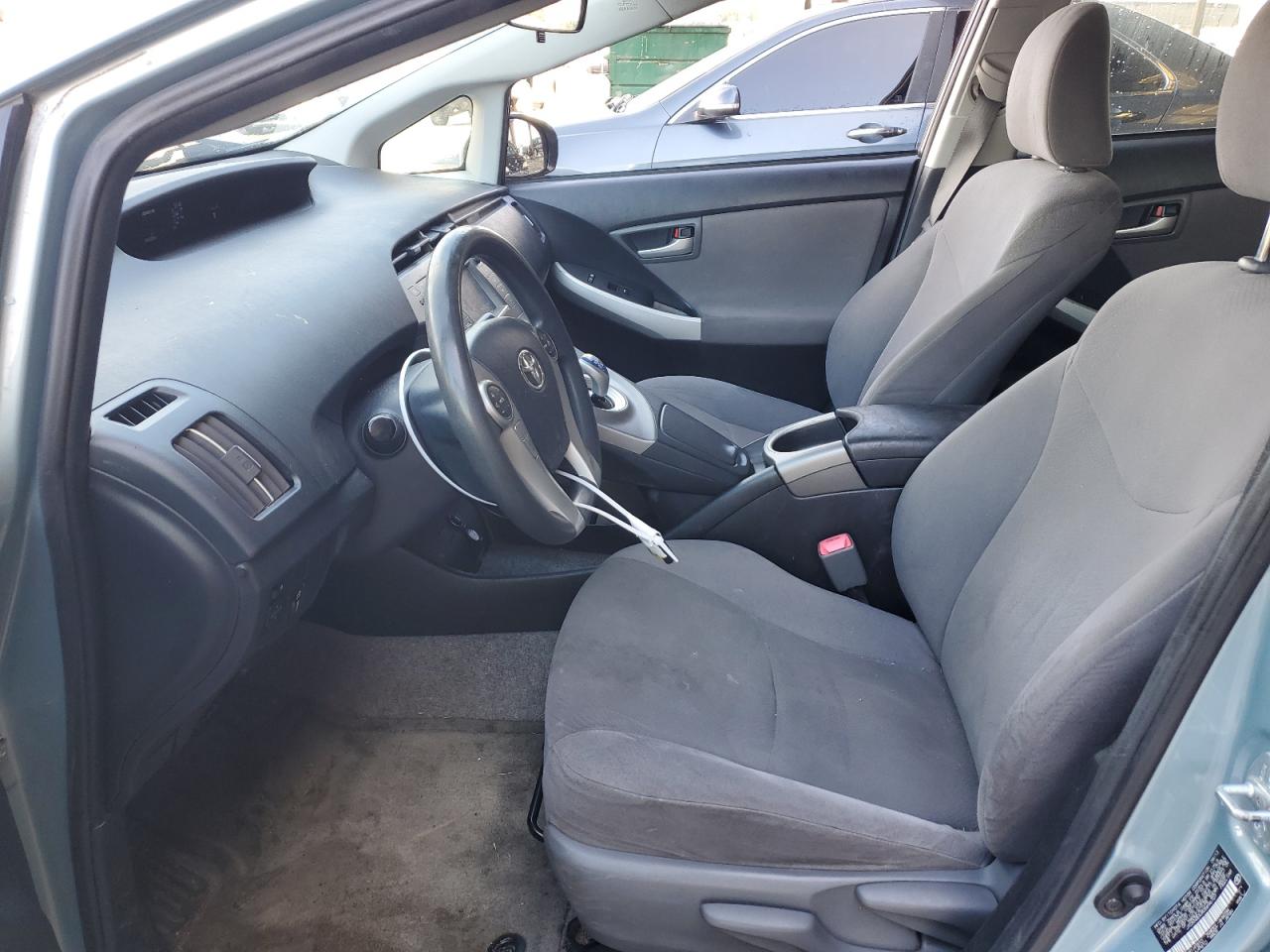 2013 Toyota Prius - Image 7