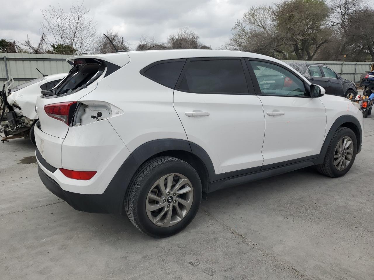 2016 Hyundai Tucson - Image 3