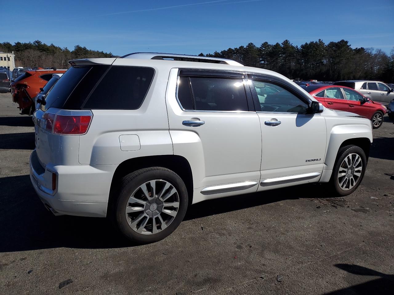 2016 GMC Terrain - Image 3