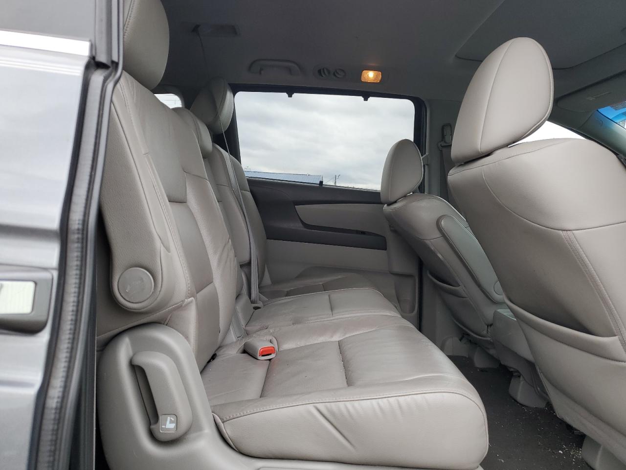 2011 Honda Odyssey - Image 11