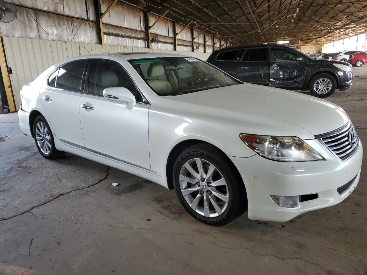 2011 Lexus LS - Image 4
