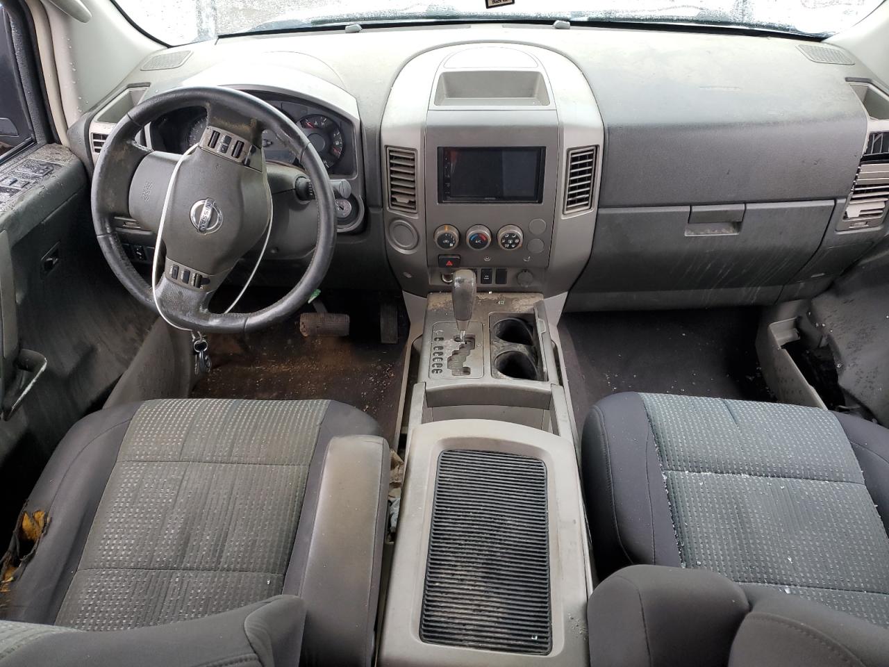 2004 Nissan Titan - Image 8