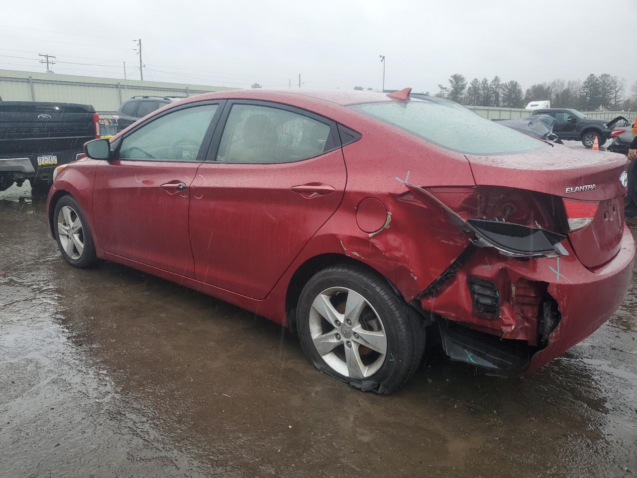 2013 Hyundai Elantra - Image 2