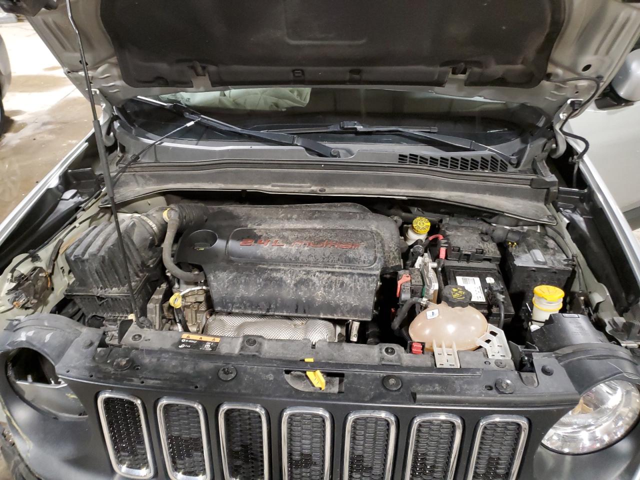 2017 Jeep Renegade - Image 14
