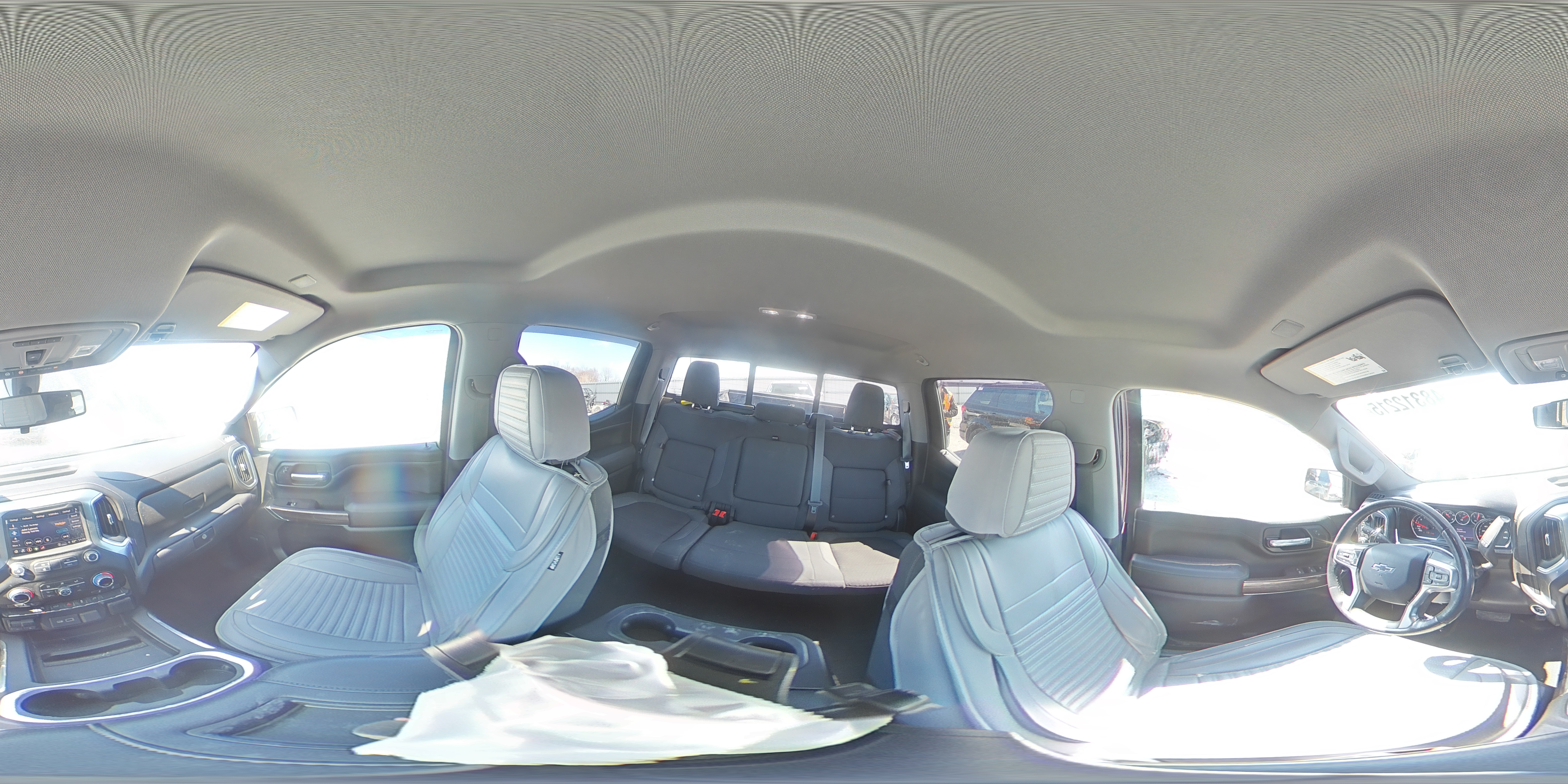 2021 Chevrolet Silverado - Image 13