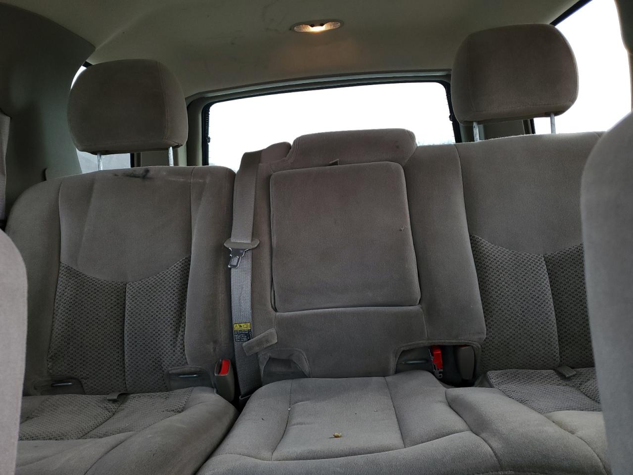 2004 Chevrolet Tahoe - Image 10