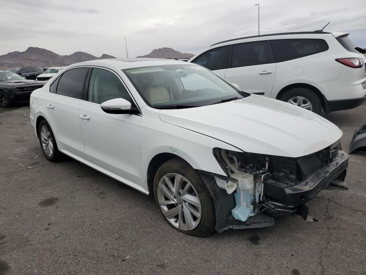 2018 Volkswagen Passat - Image 4