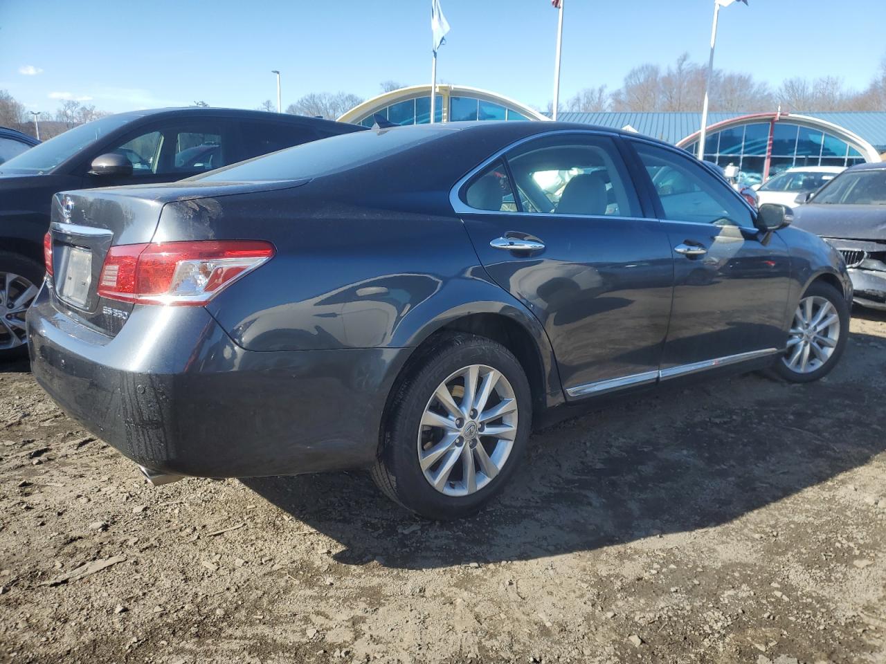2010 Lexus ES - Image 3