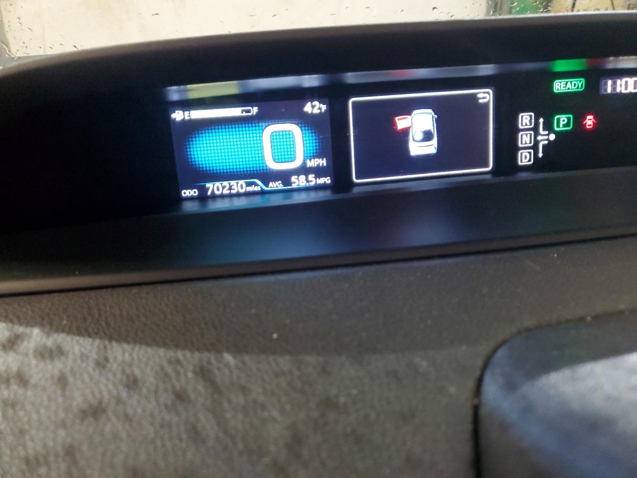 2017 Toyota Prius - Image 9
