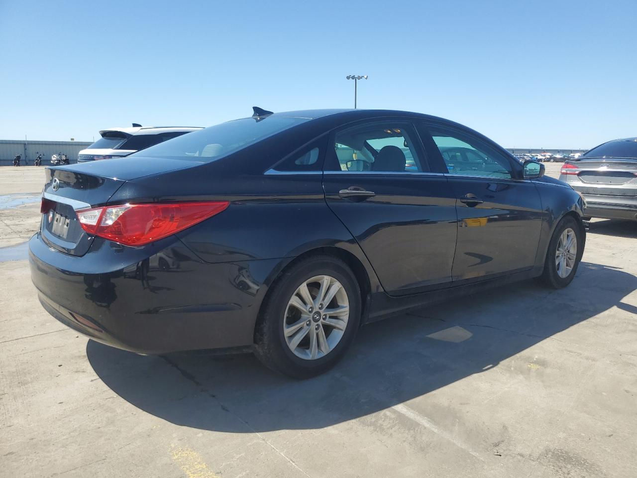 2013 Hyundai Sonata - Image 3