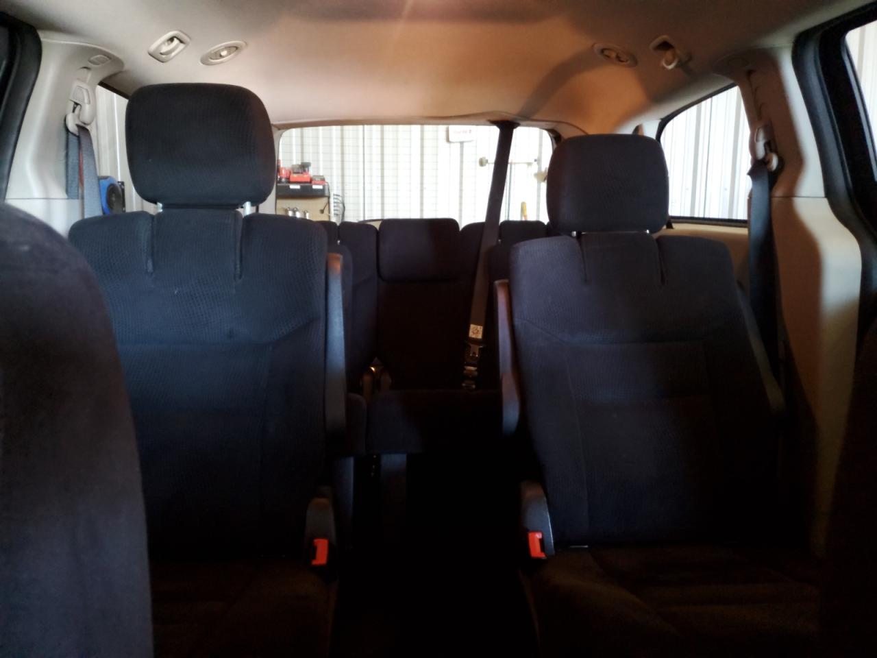 2014 Dodge Caravan - Image 10