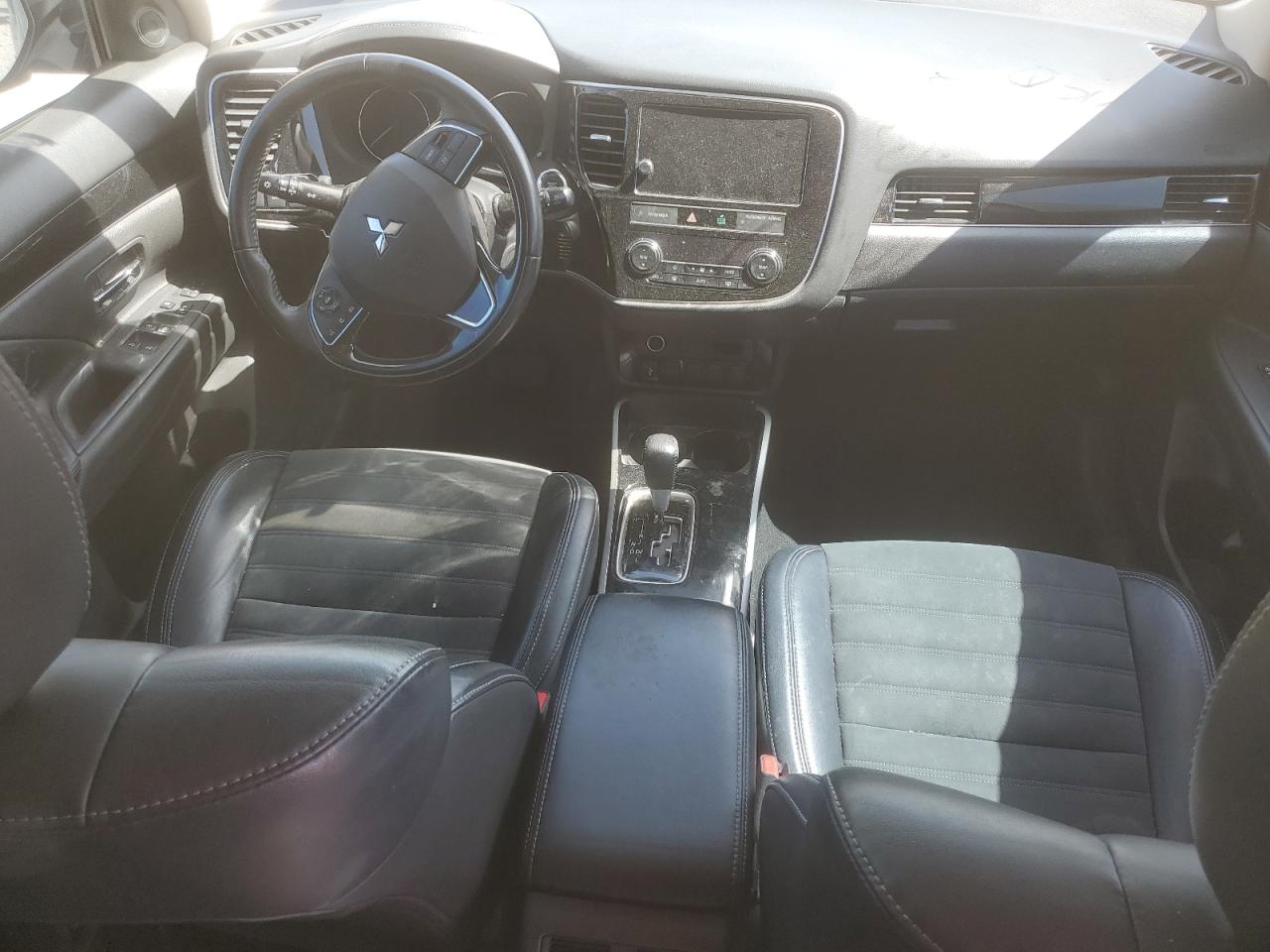 2019 Mitsubishi Outlander - Image 8