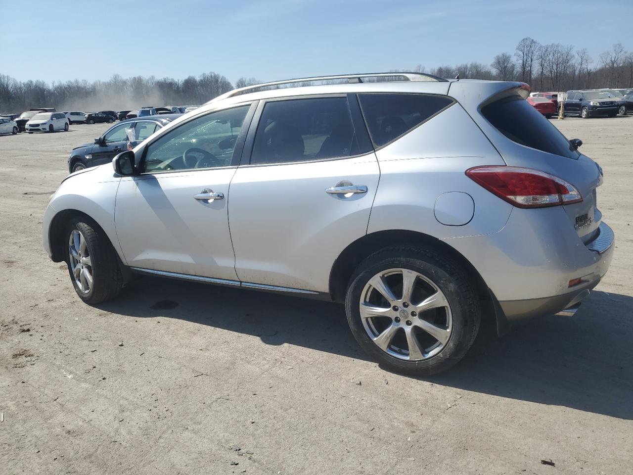 2012 Nissan Murano - Image 2