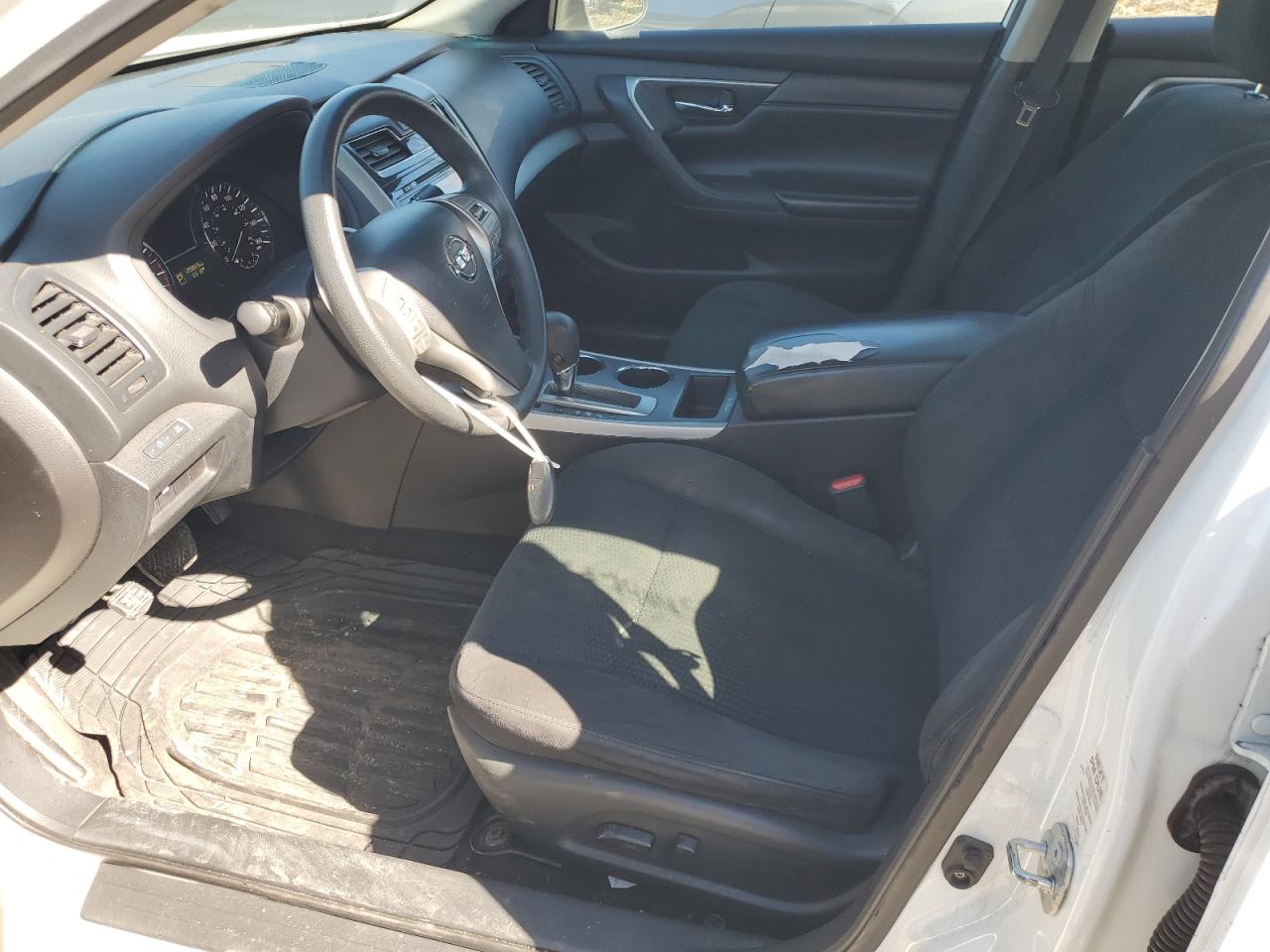 2015 Nissan Altima - Image 7