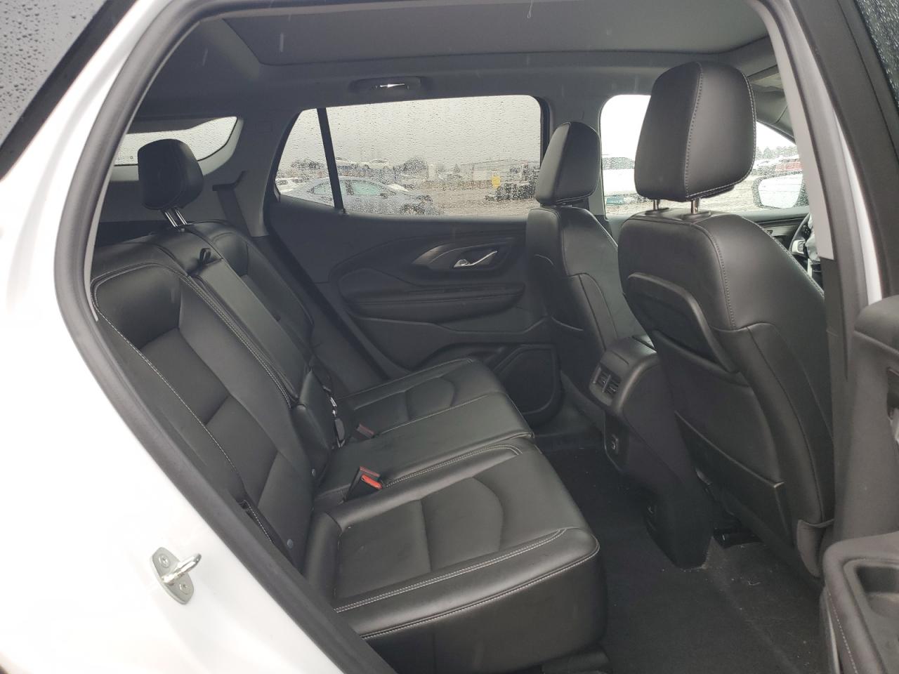 2022 GMC Terrain - Image 10