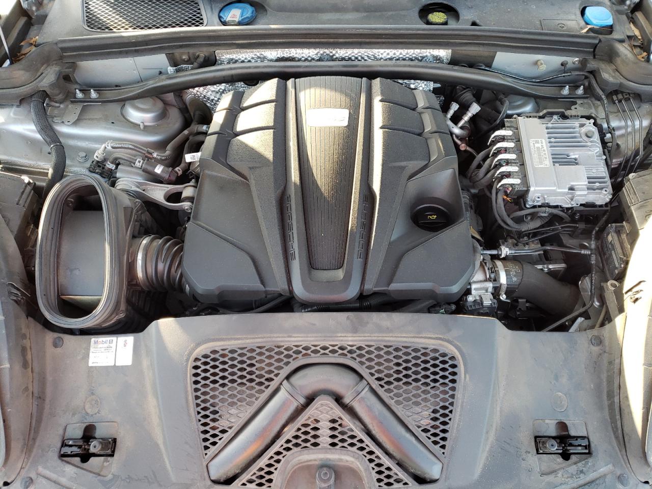 2019 Porsche Macan - Image 12