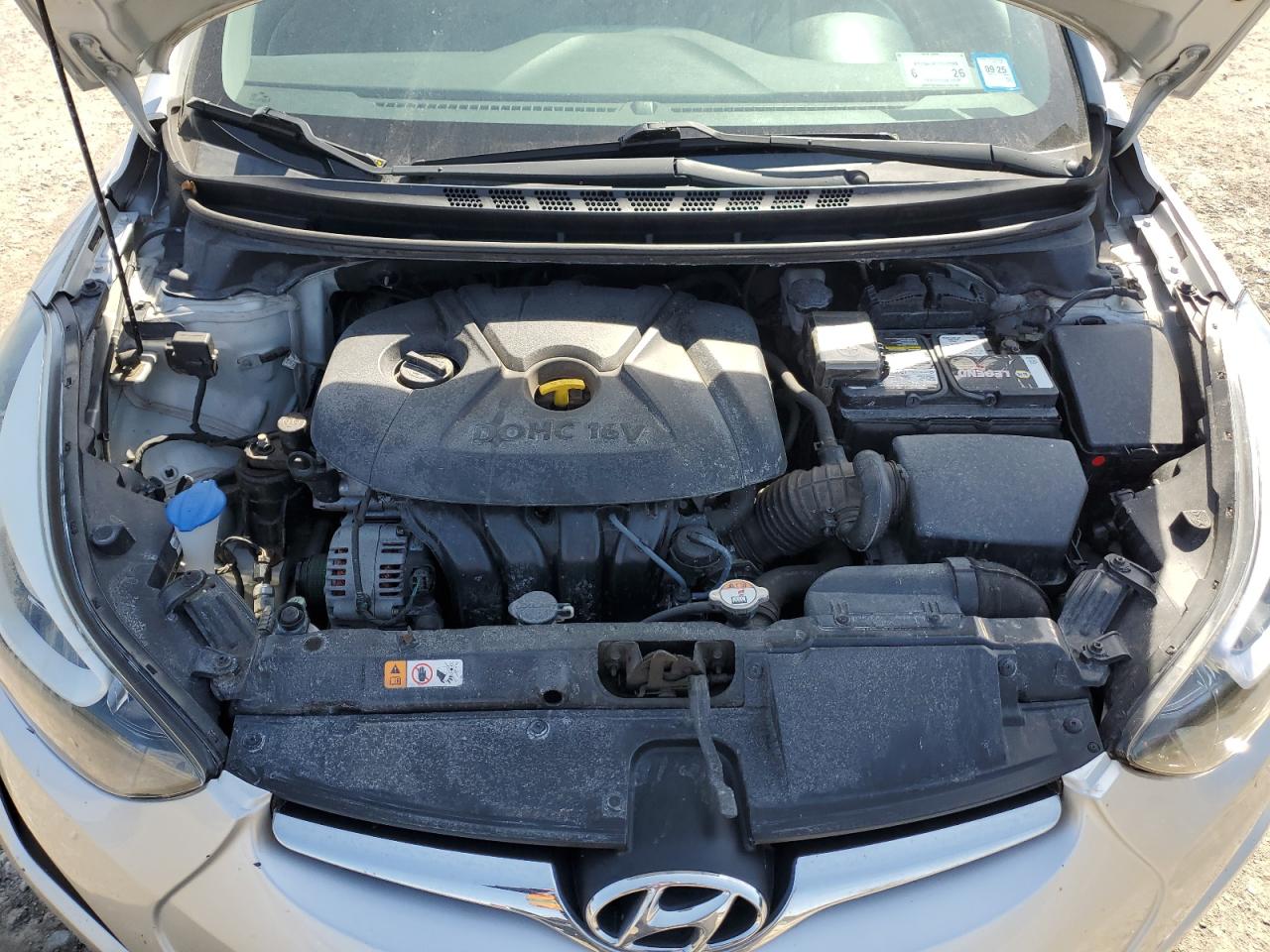 2015 Hyundai Elantra - Image 13