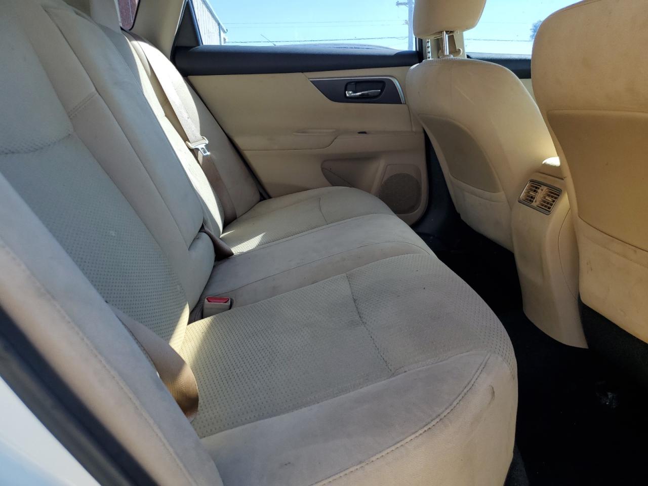 2015 Nissan Altima - Image 10