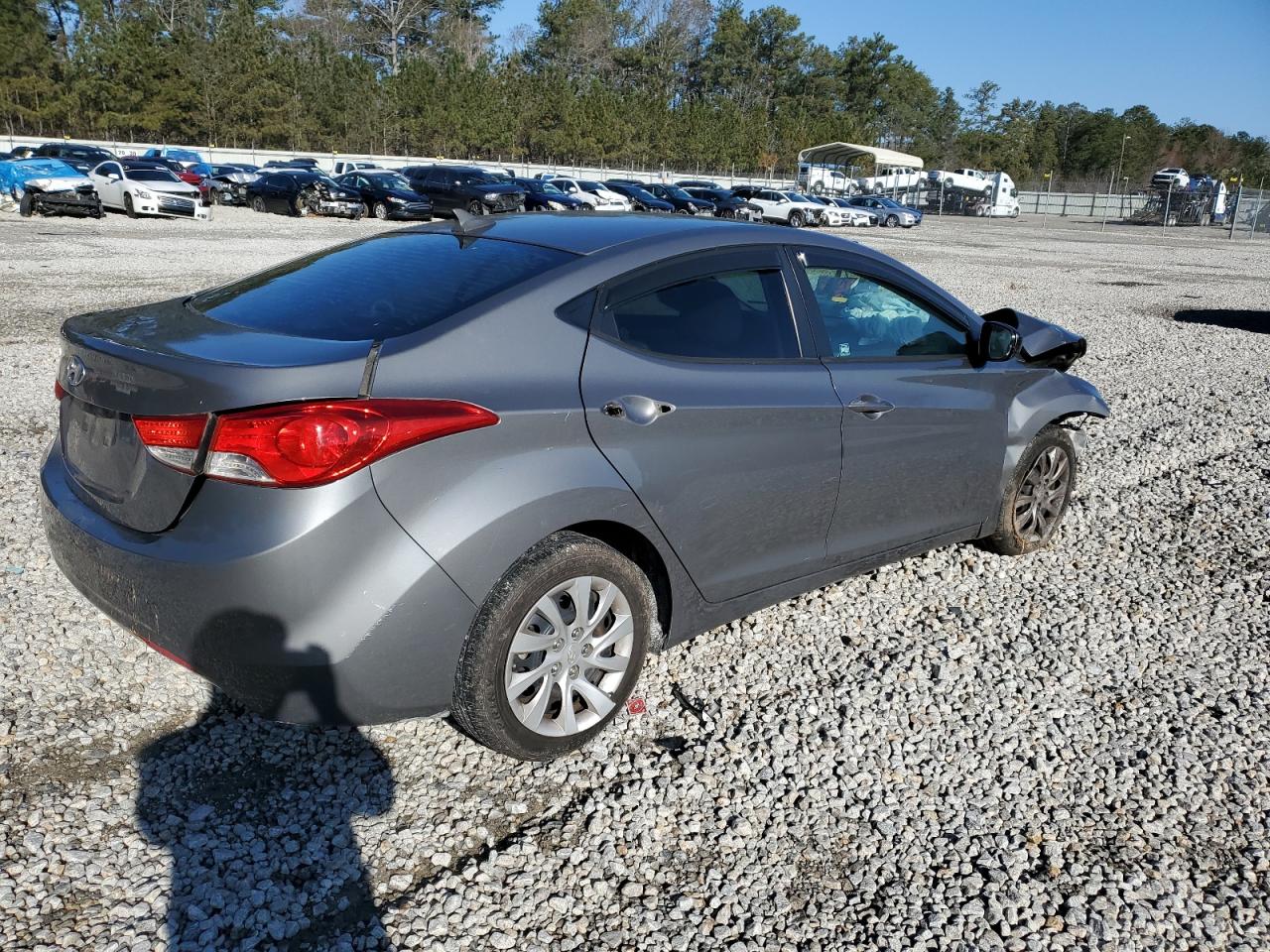 2012 Hyundai Elantra - Image 3