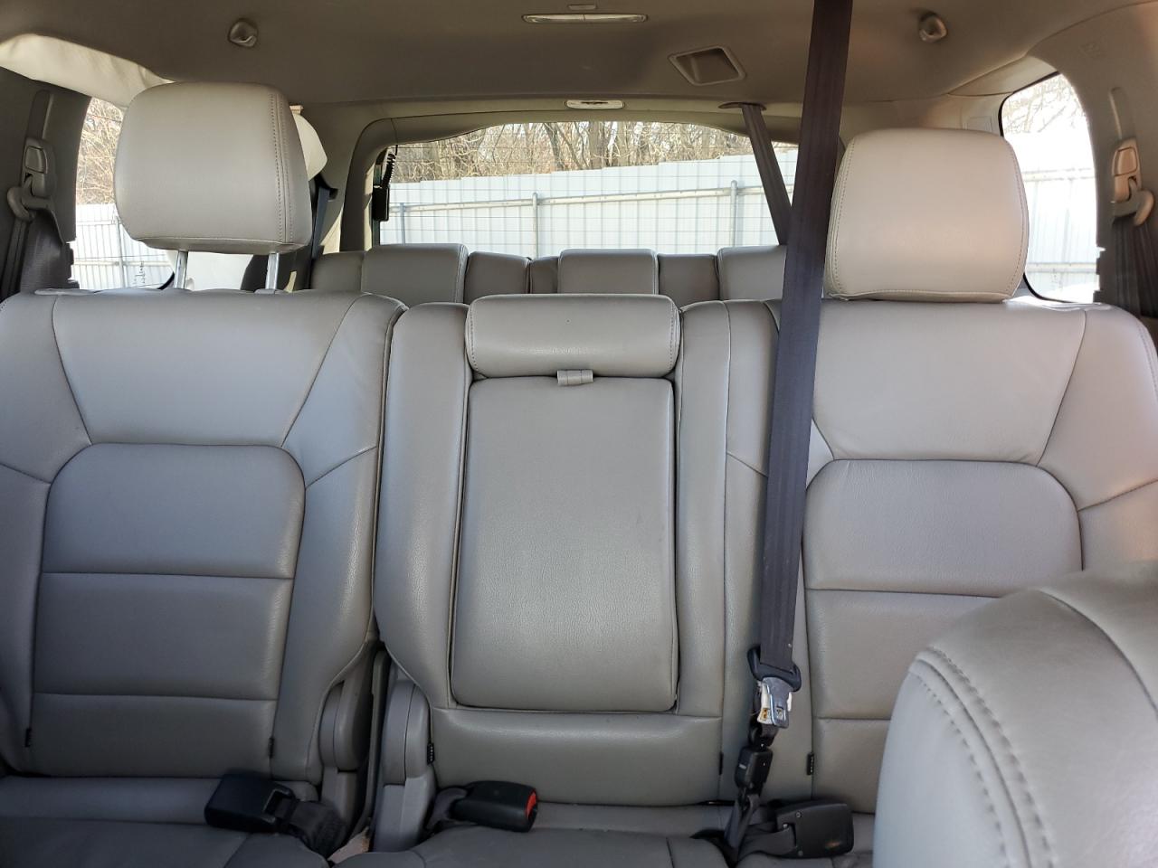 2015 Honda Pilot - Image 10