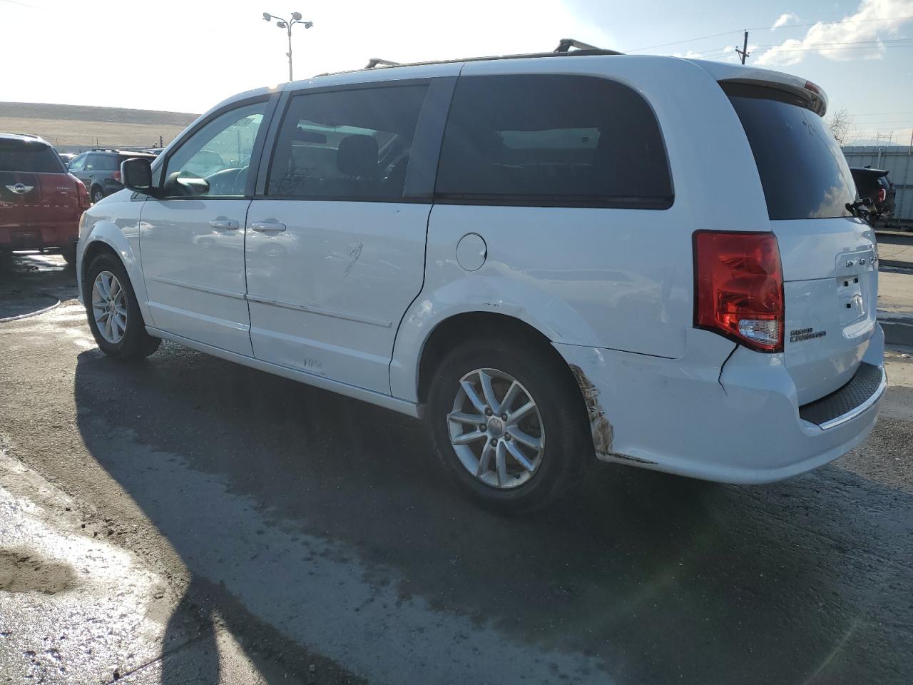 2014 Dodge Caravan - Image 2