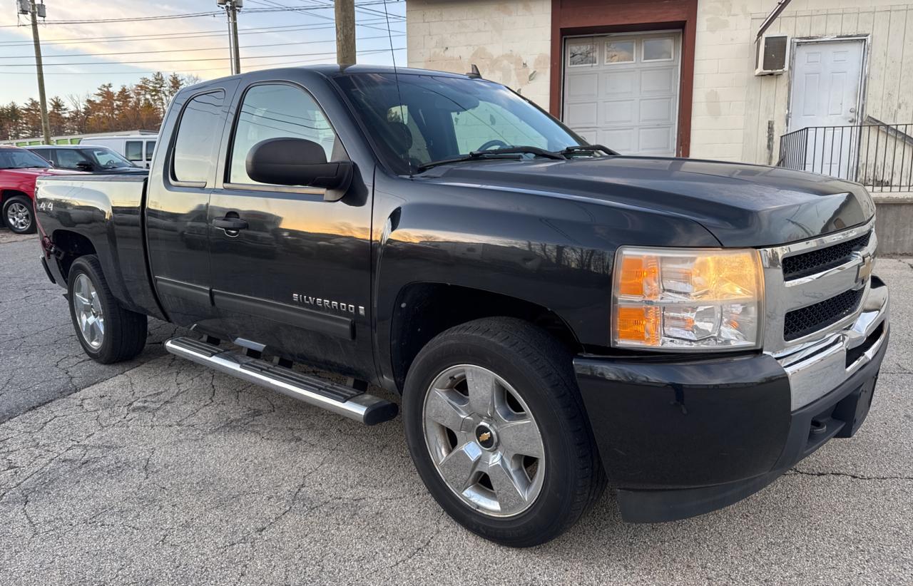 2009 Chevrolet Silverado - Image 1