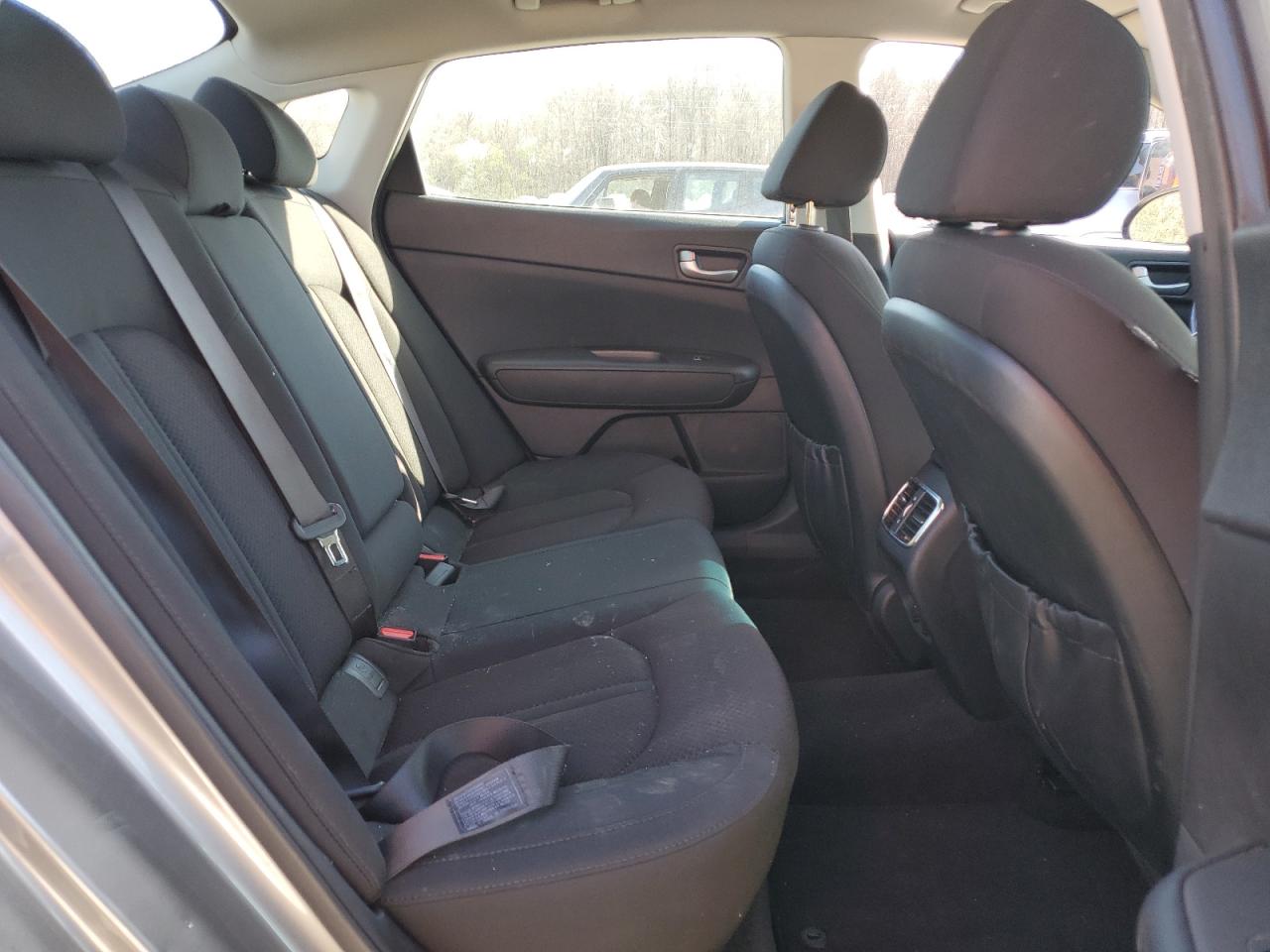 2016 Kia Optima - Image 10