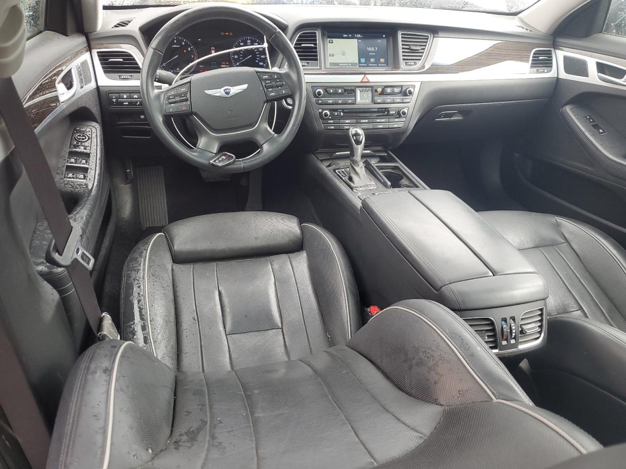2015 Hyundai Genesis - Image 8