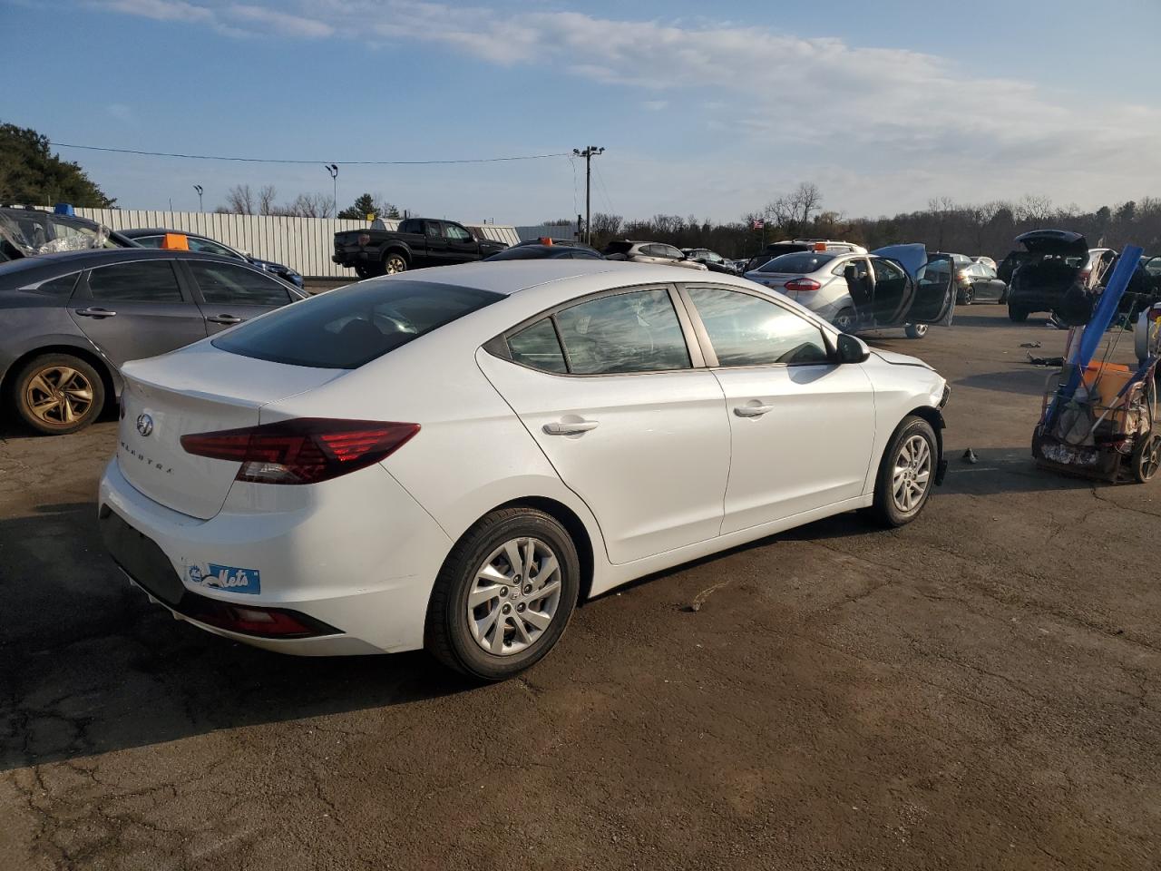 2019 Hyundai Elantra - Image 3