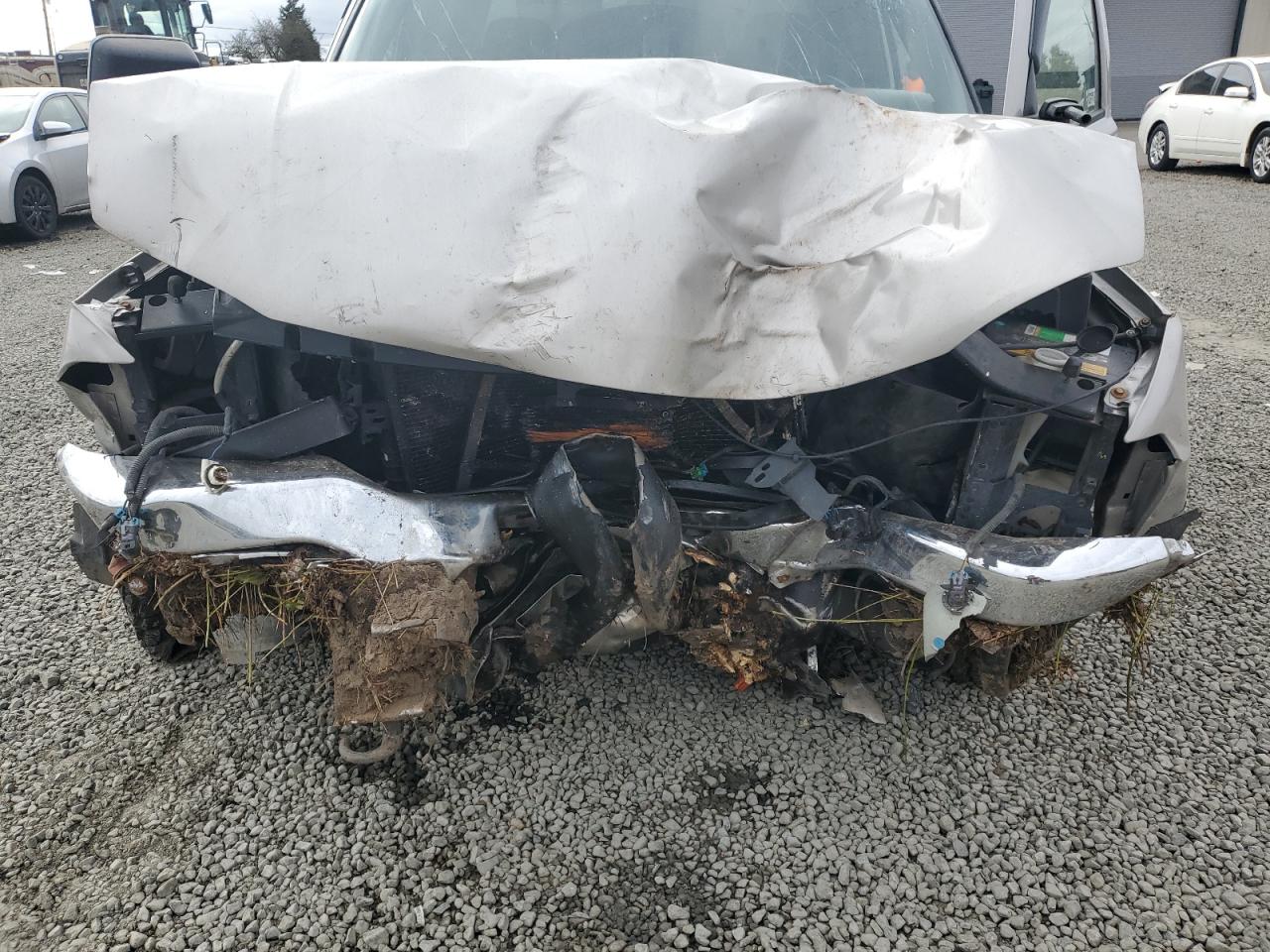 2004 GMC Sierra - Image 12