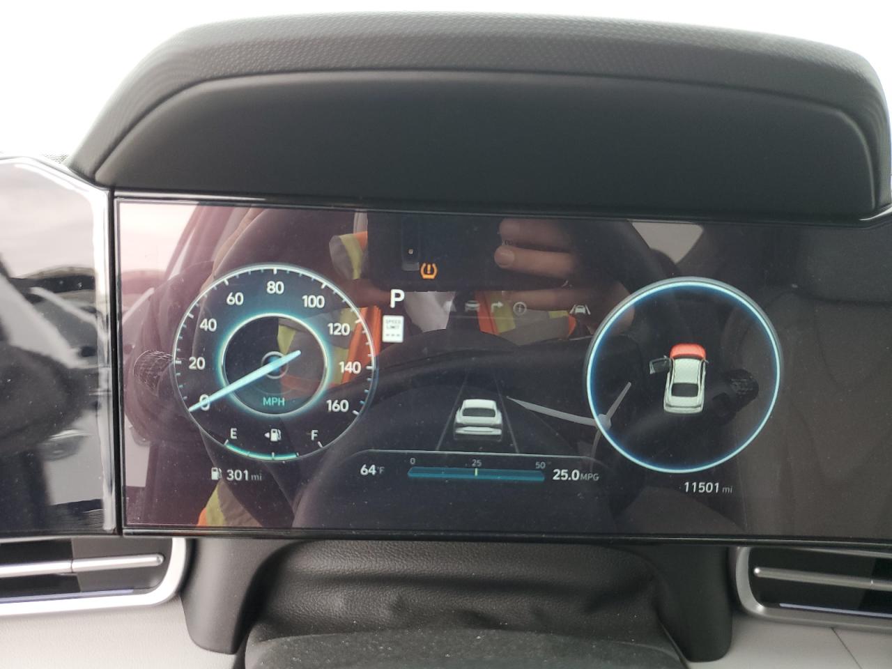 2024 Hyundai Elantra - Image 9