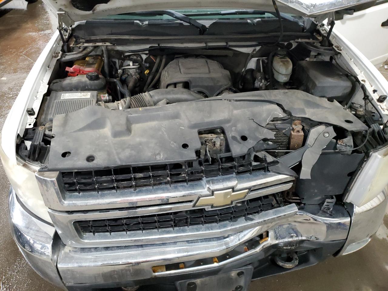 2008 Chevrolet Silverado - Image 11
